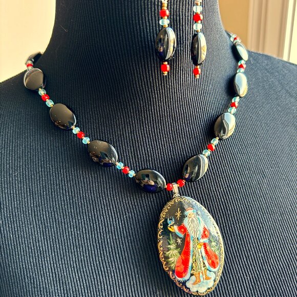 Hand-painted Santa on Russian black Lacquer used as necklace. Festive and Fun - Picture 2 of 10